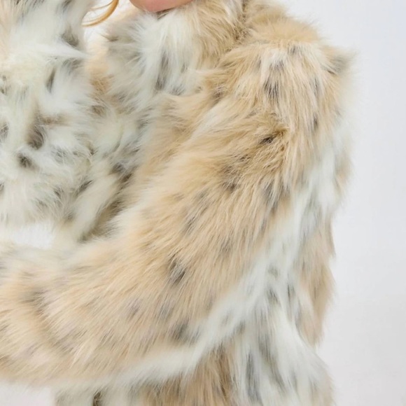 Elegant Faux Fur Jacket - Cream and Brown - Picture 6 of 7